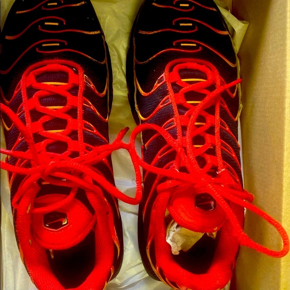 volcano air max plus